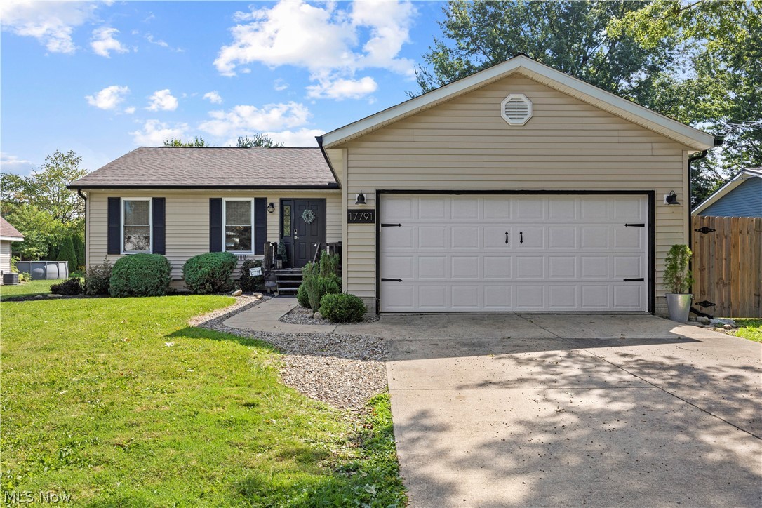 17791 E Parkway Property Photo 1