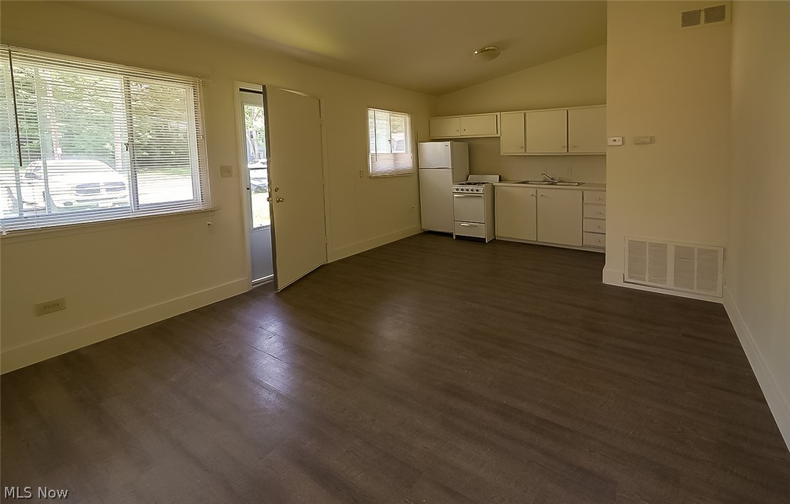 501 Carpenter Street Property Photo 10