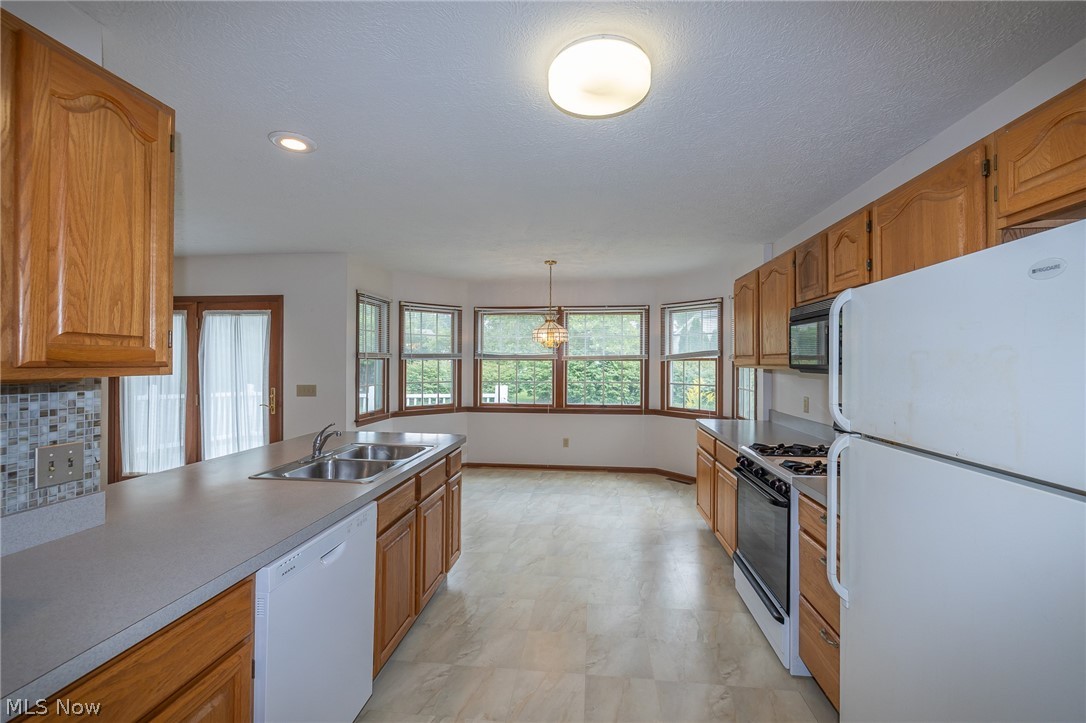 3233 Bramblewood Way Property Photo 27