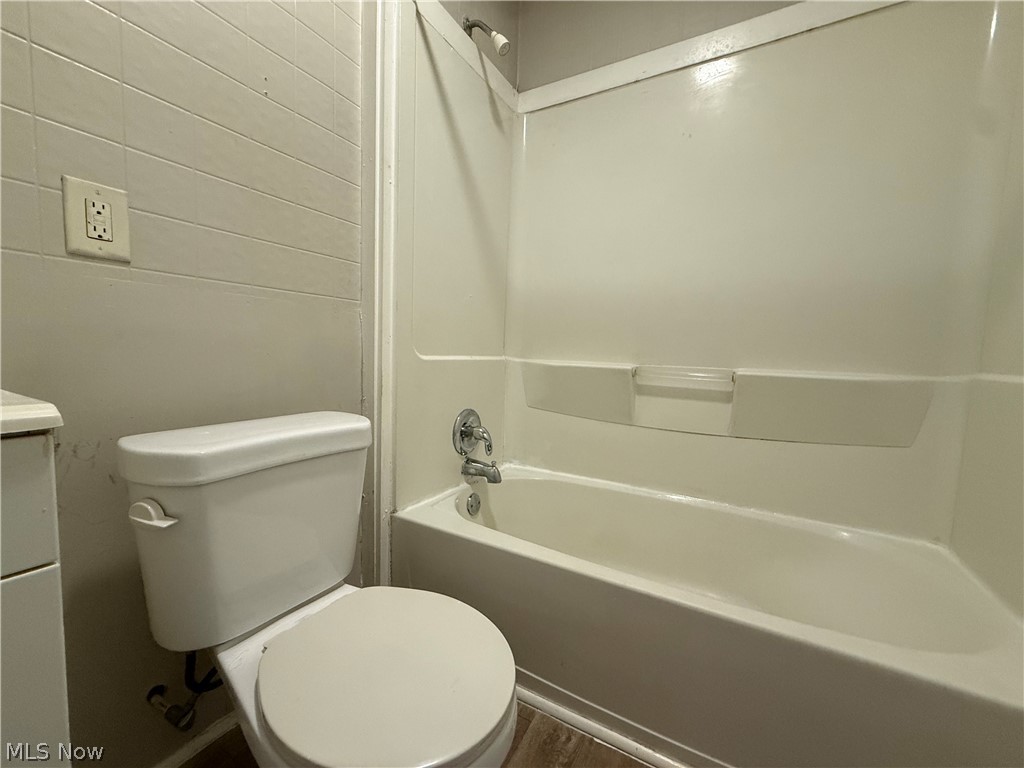 8208 Denison Avenue 4 Property Photo 9