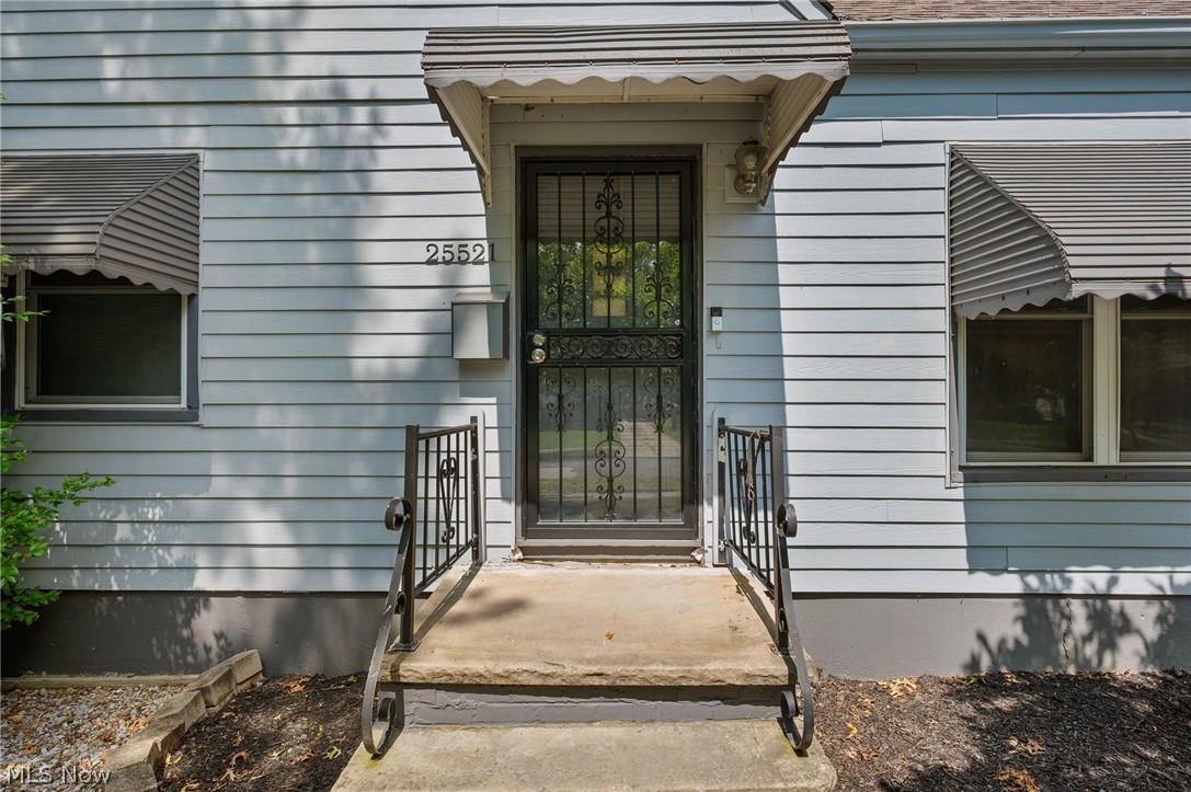 25521 Zeman Avenue Property Photo 3