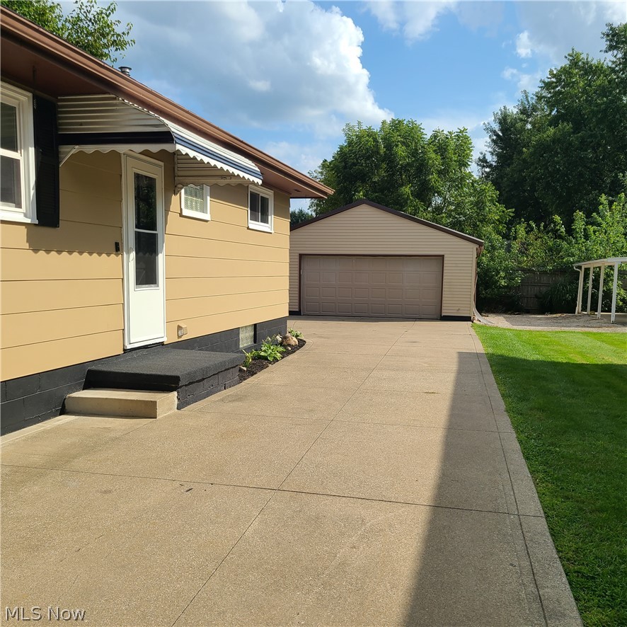 2736 Priscilla Avenue Property Photo 3