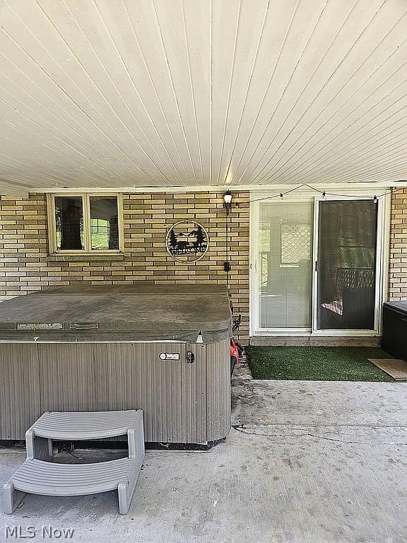 608 E Fernwood Drive Property Photo 2