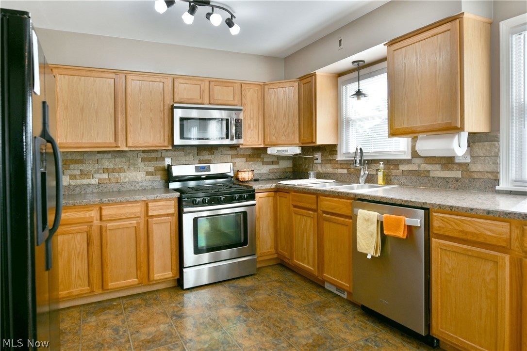 602 Cedar Drive Property Photo 16