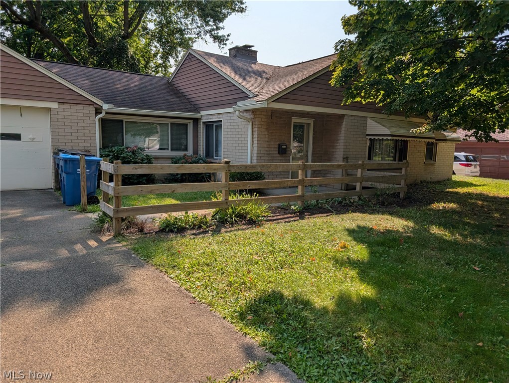 647 Longmere Drive Property Photo 4