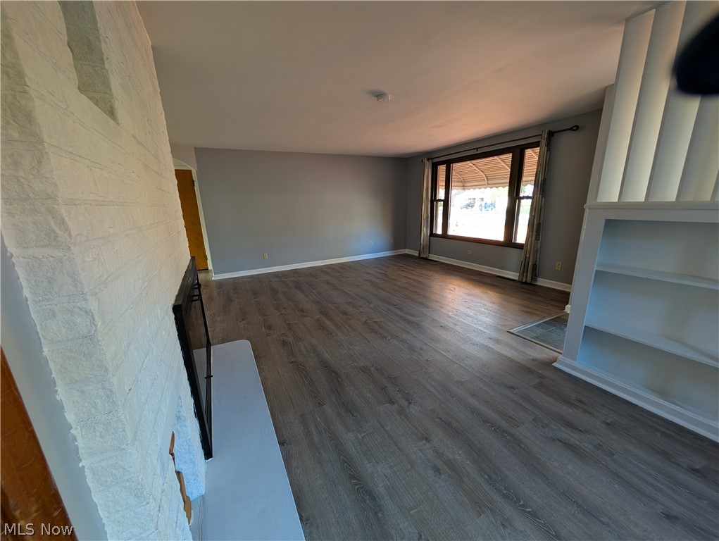 647 Longmere Drive Property Photo 8