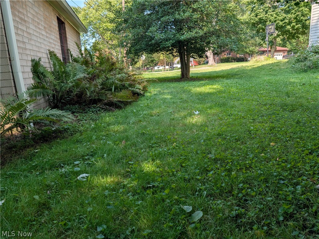 647 Longmere Drive Property Photo 16