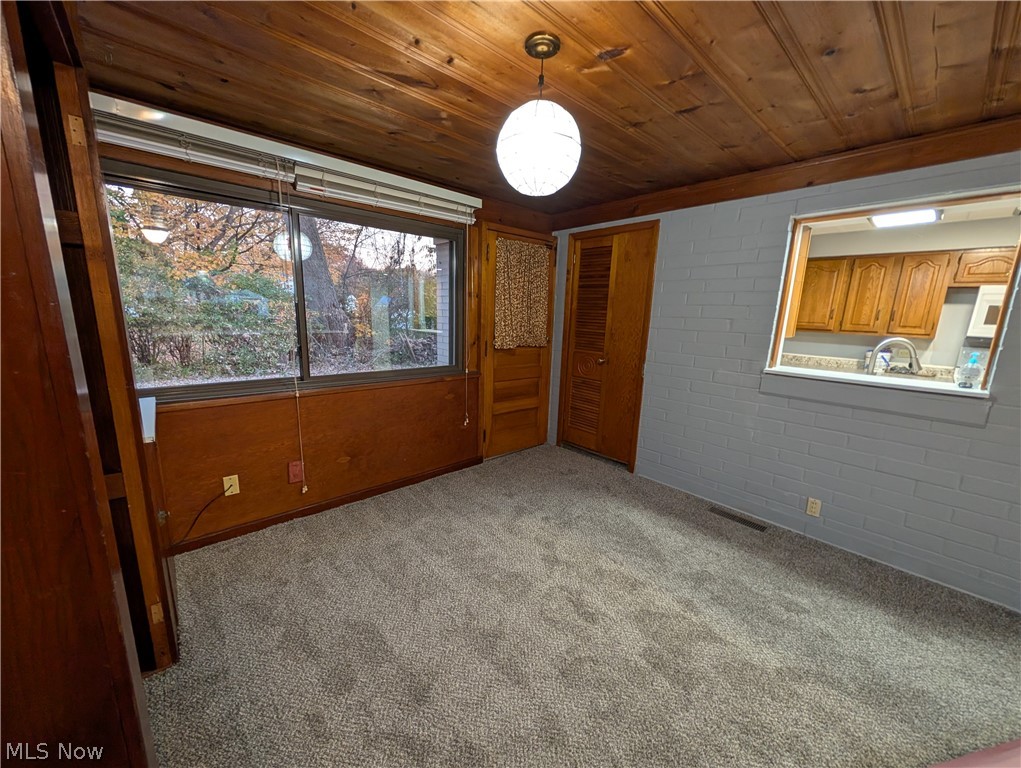 647 Longmere Drive Property Photo 28