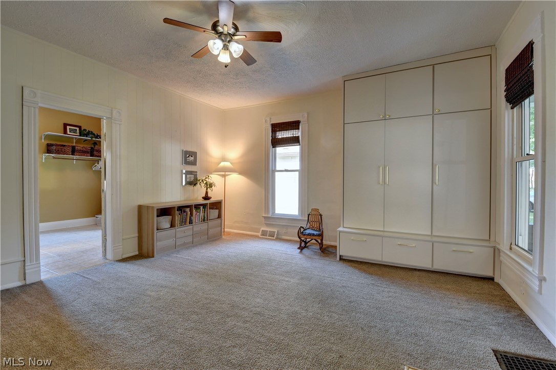 705 N Walnut Street Property Photo 6
