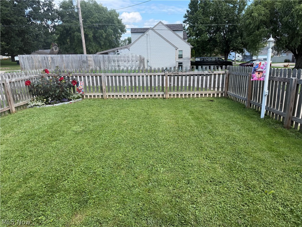 512 Maplewood Avenue Property Photo 3
