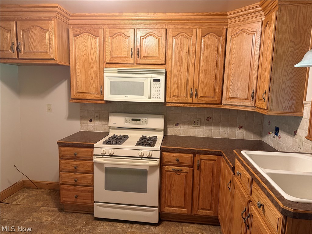 888 Danmead Avenue Property Photo 8