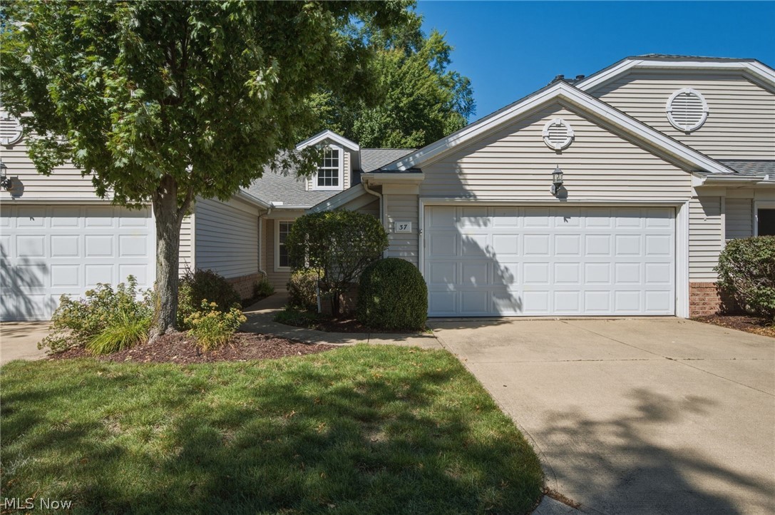 37 Community Drive Property Photo 1