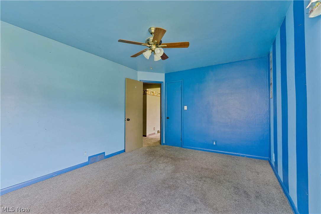 5349 Middletown Road E Property Photo 5