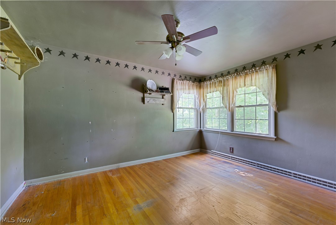 5349 Middletown Road E Property Photo 9