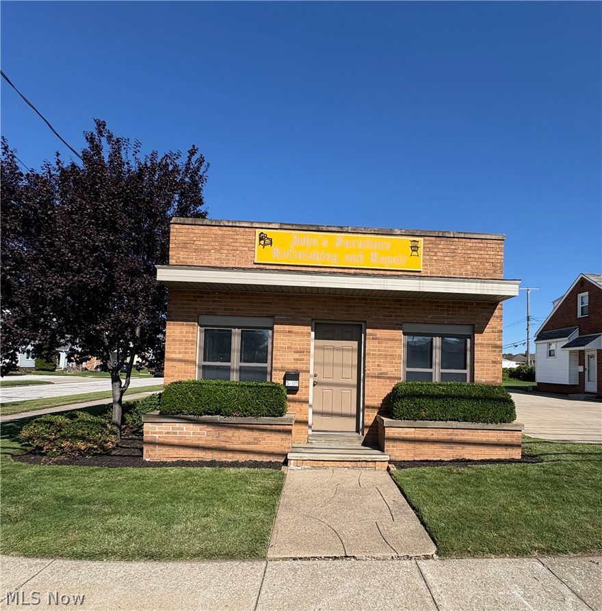 5255 State Road Property Photo 1