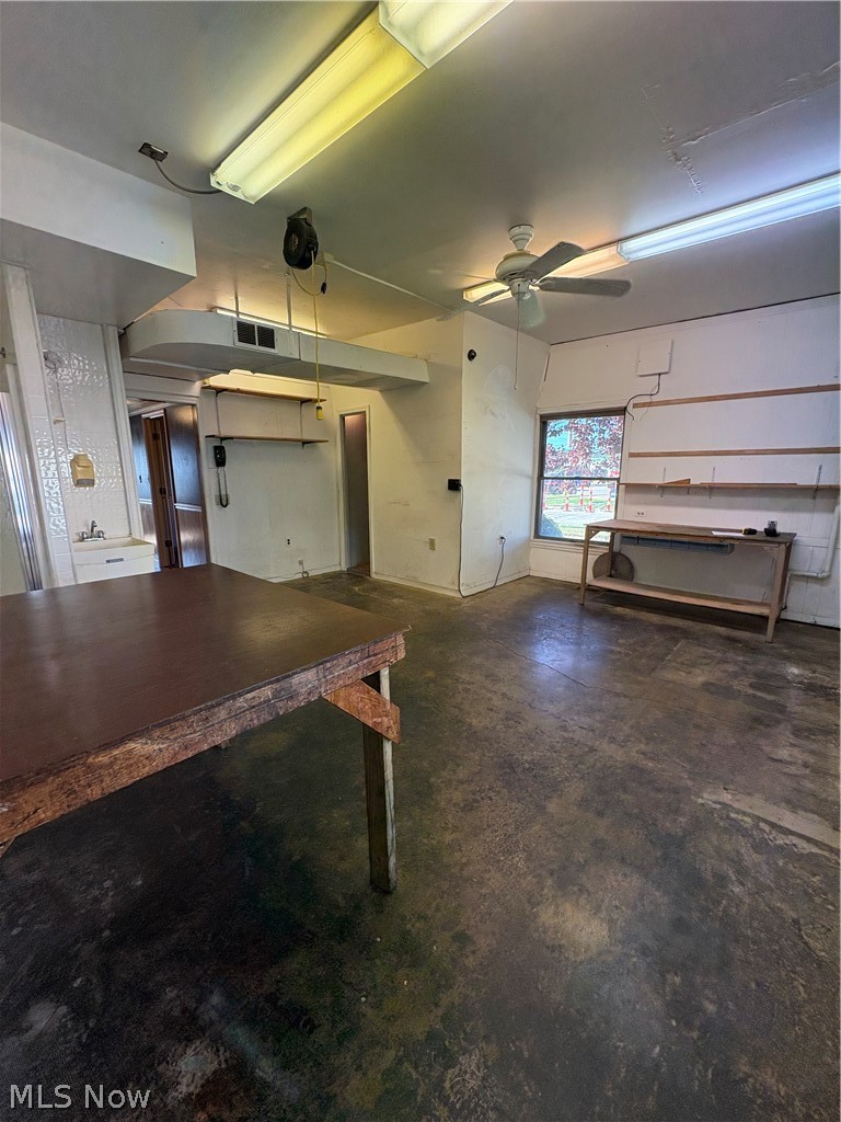 5255 State Road Property Photo 9