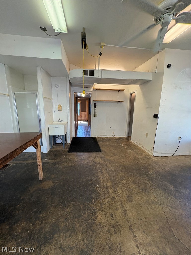 5255 State Road Property Photo 10
