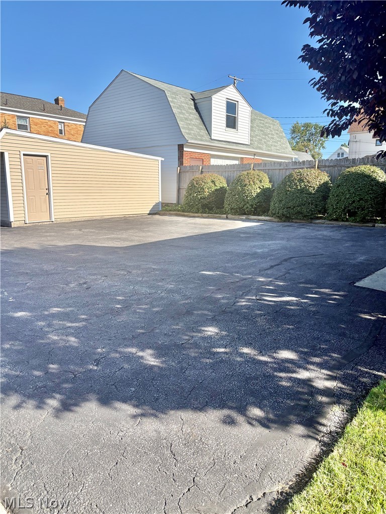 5255 State Road Property Photo 12