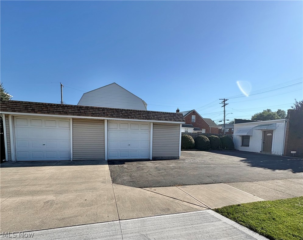 5255 State Road Property Photo 17