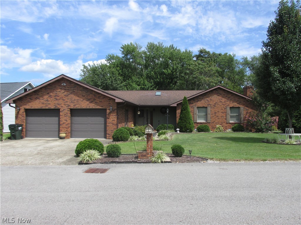 125 Bryan Dr. Property Photo 1