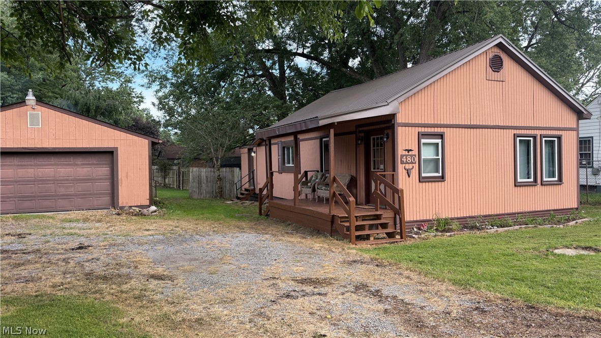 480 N Leavitt Road Property Photo 1