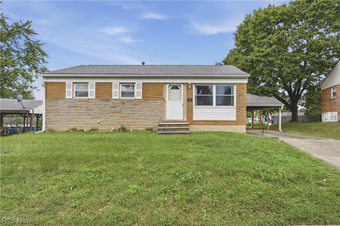 2425 Regentview Street Ne Property Photo 1
