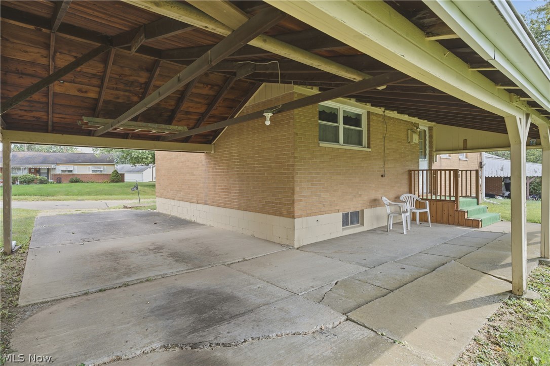 2425 Regentview Street Ne Property Photo 4