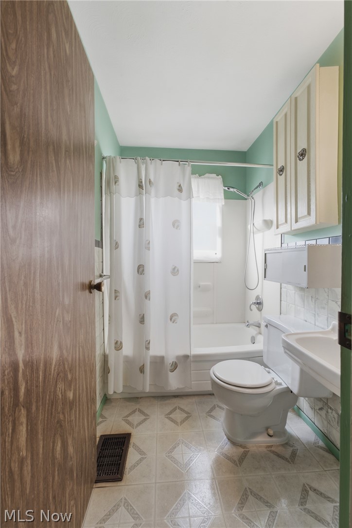 2425 Regentview Street Ne Property Photo 17