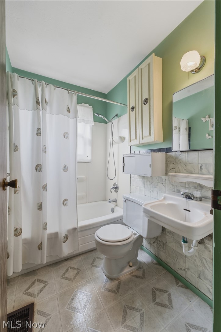 2425 Regentview Street Ne Property Photo 18