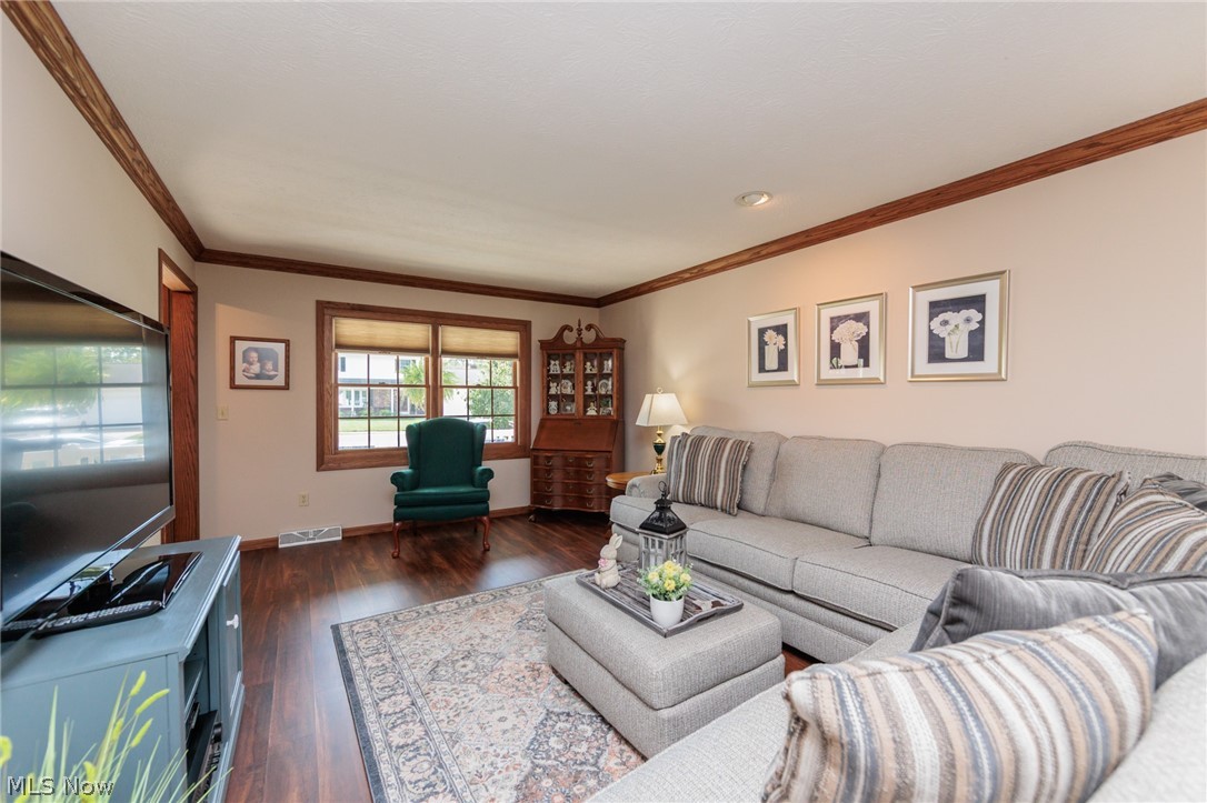 316 Crestview Drive Property Photo 6