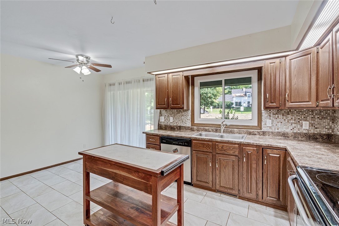 4468 Devonshire Drive C Property Photo 10