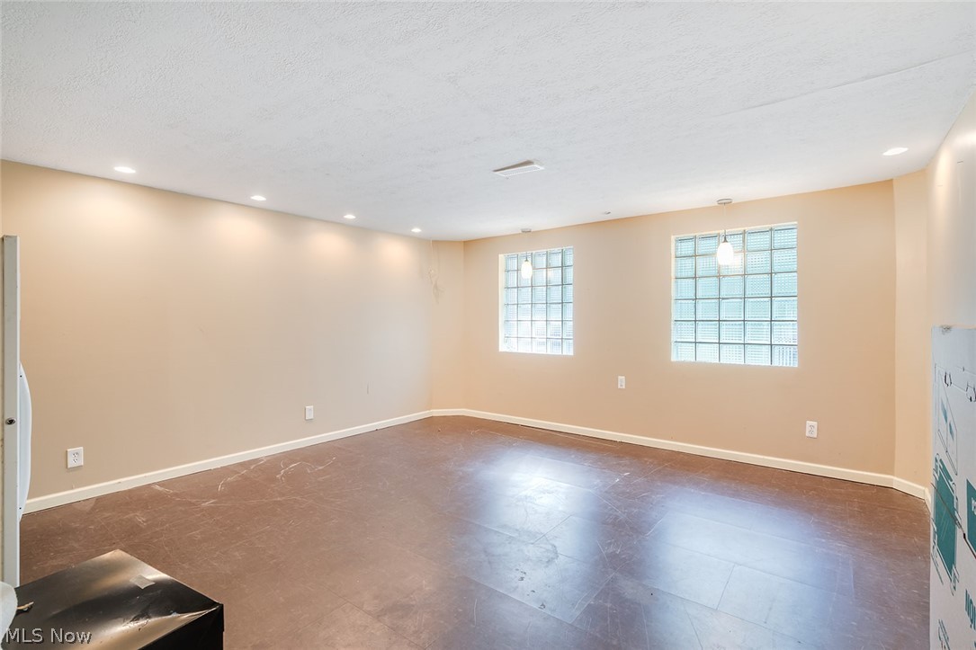 4468 Devonshire Drive C Property Photo 28