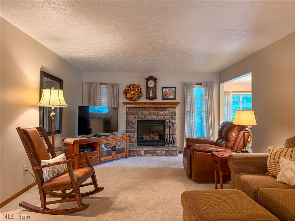 100 Pondview Circle Property Photo 4