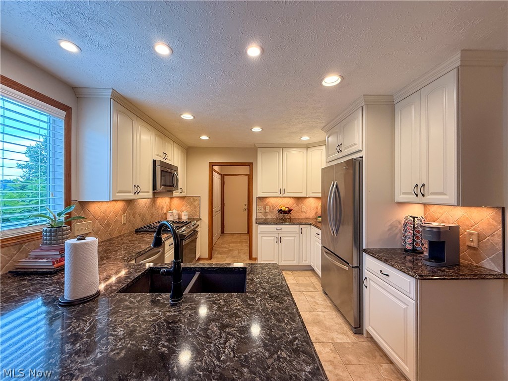 100 Pondview Circle Property Photo 8