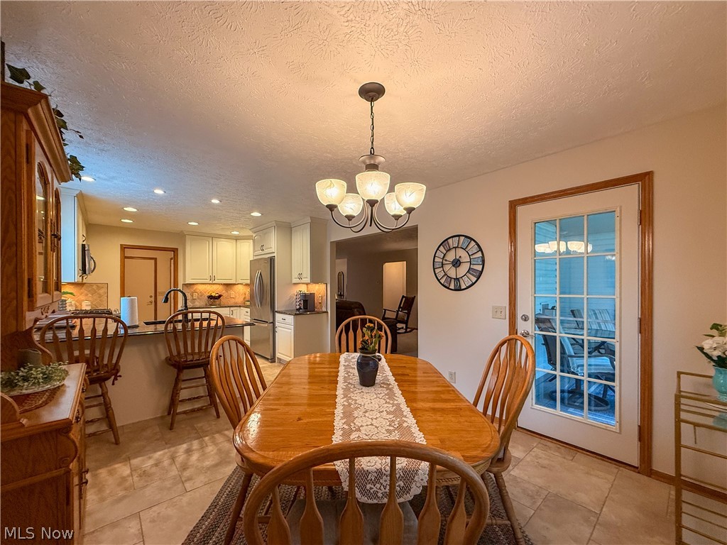 100 Pondview Circle Property Photo 11
