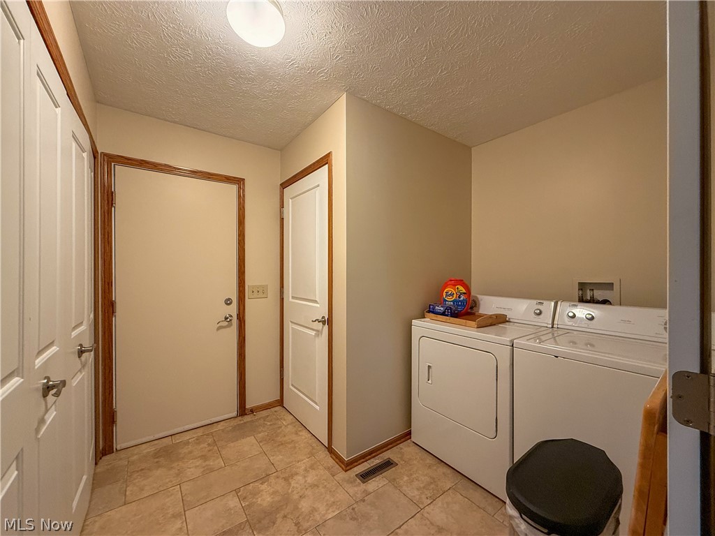 100 Pondview Circle Property Photo 12