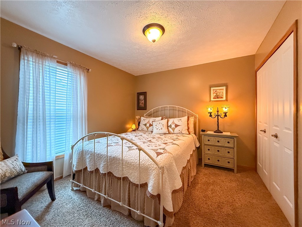 100 Pondview Circle Property Photo 18