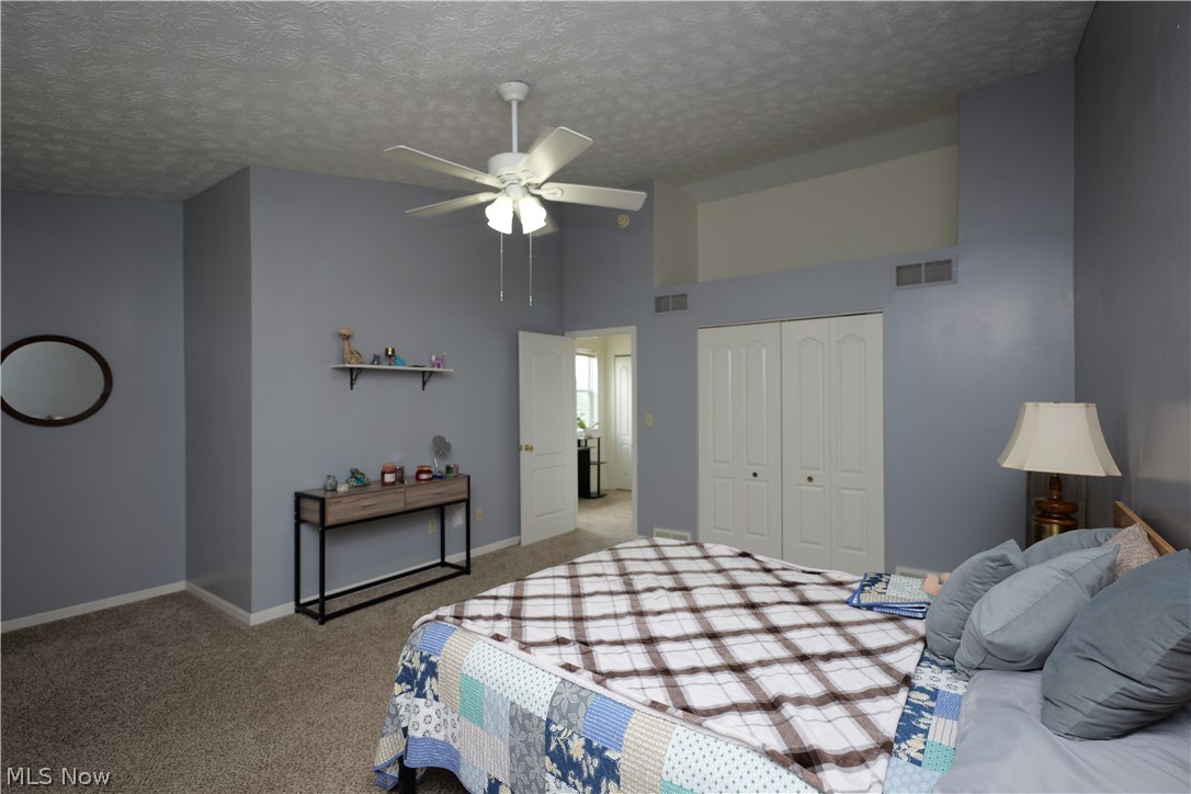 601 E Western Reserve Road Property Photo 18