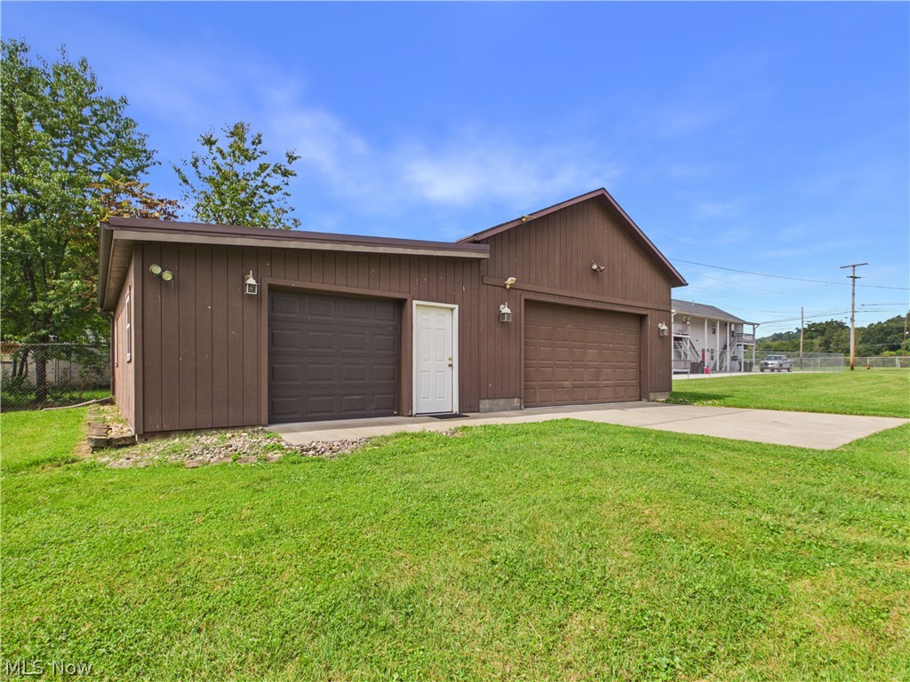 1007 Campus Drive Property Photo 3