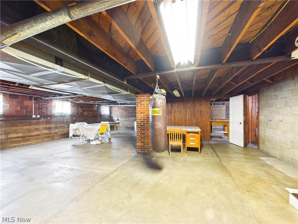 1007 Campus Drive Property Photo 32