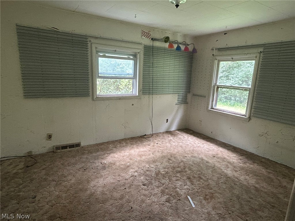 11038 White Avenue Property Photo 9