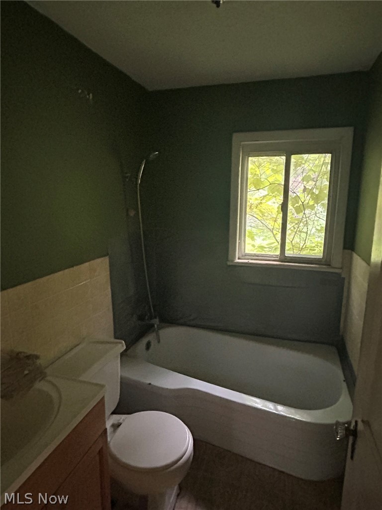 11038 White Avenue Property Photo 12
