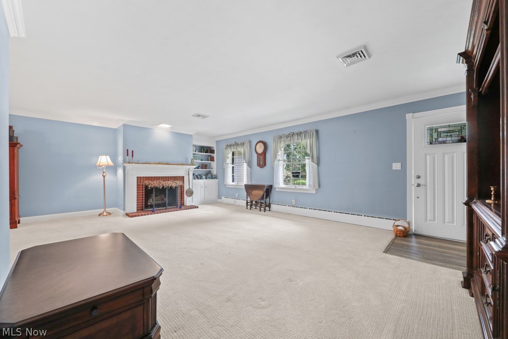 1000 Kingsway Street Property Photo 5