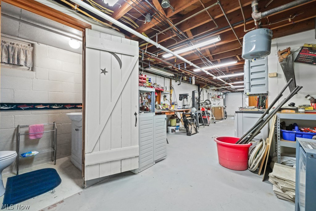 1000 Kingsway Street Property Photo 27