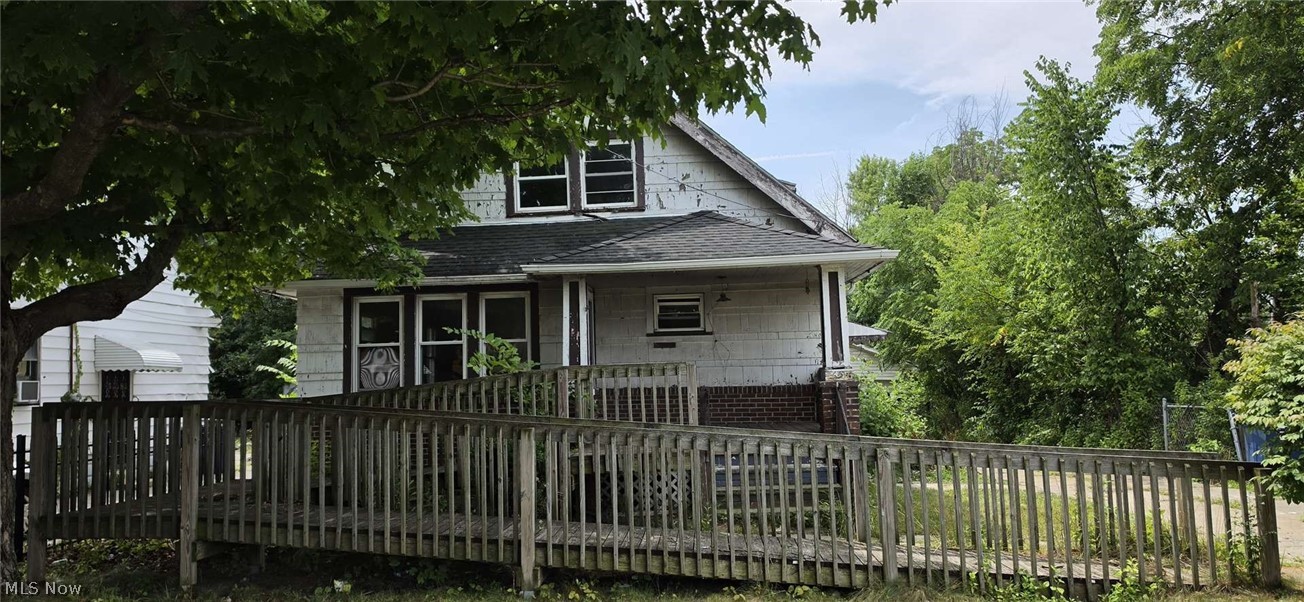 16516 Lipton Avenue Property Photo 1