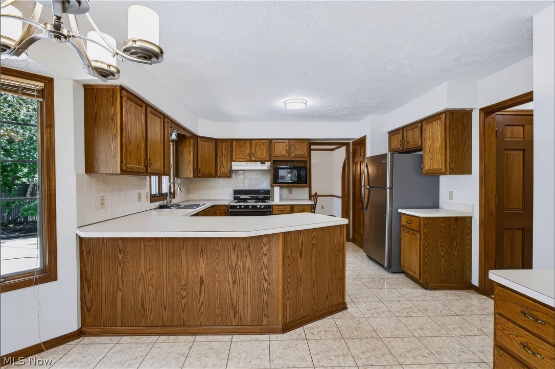 697 Cherry Valley Drive Property Photo 11