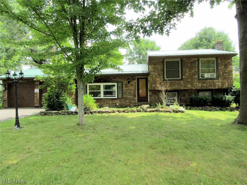 1921 Birch Trace Drive Property Photo 1
