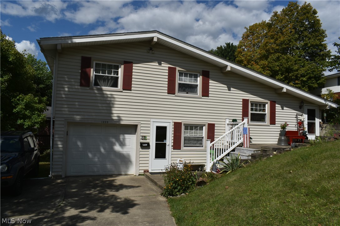 1220 Ivy Street Property Photo 1