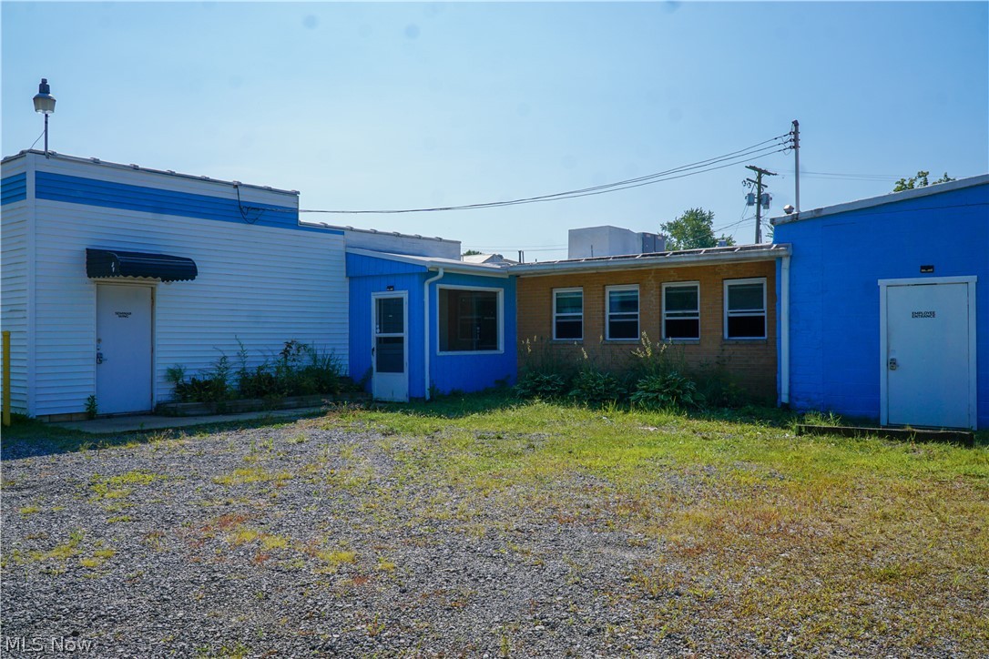 356 E Maryland Avenue Property Photo 2