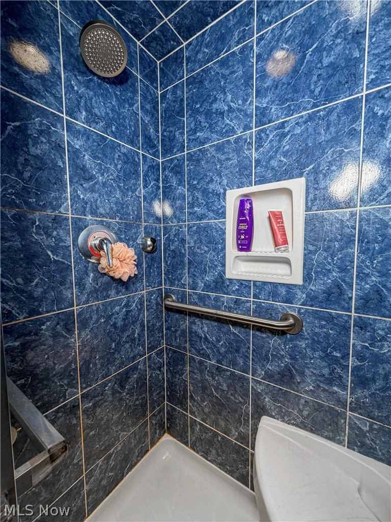 686 Forestridge Drive Property Photo 10